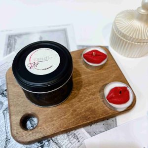 شمع طرح لب قوطی فلزی درب دار